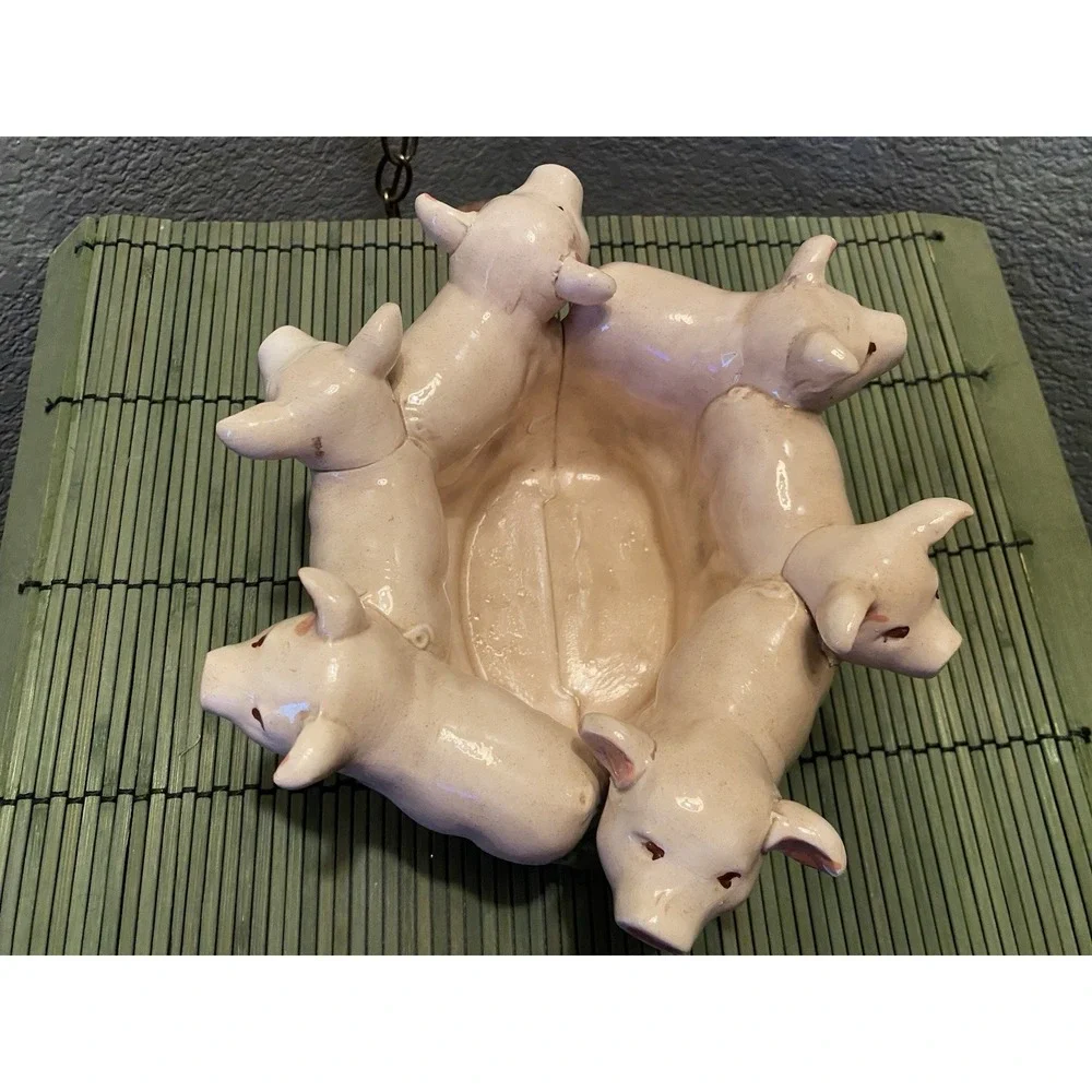 Holland mold circling of pigs, 1987 in excellent condition
